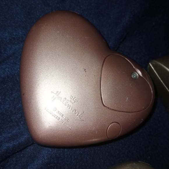 Collectable matching Hallmark with hidden compartment. - Picture 5 of 8